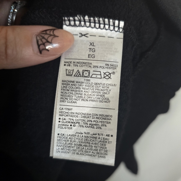 ⭐️40% Off⭐️ Old Navy Easy Vintage Free Spirit Crewneck Sweatshirt - Picture 8 of 8